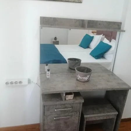 Elia's Maisonette