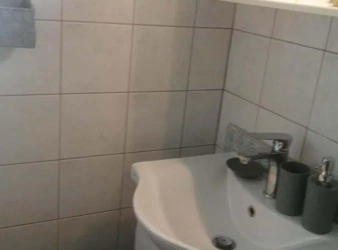 Elia's Maisonette
