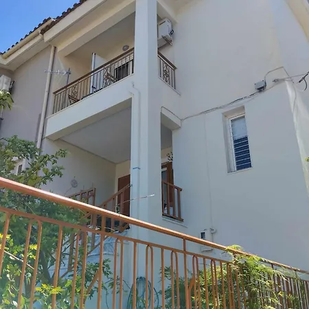 Elia's Maisonette Holiday home *